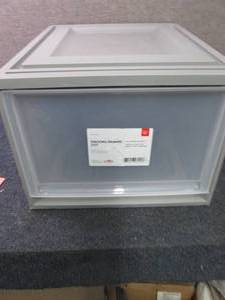 lot 75 image: Iris 43.4 qt. 1 Drawer Stackable St...