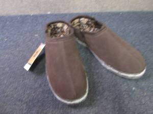 lot 97 image: Size 12 Mens Muk Luk Chocolate Sli...