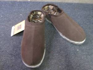 lot 99 image: Size 12 Mens Muk Luk Chocolate Sli...
