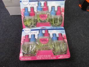 lot 136 image: 6 Refills Febreze Plug Refills...