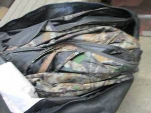 lot 232 image: Hunting Blind with Tote Bag...