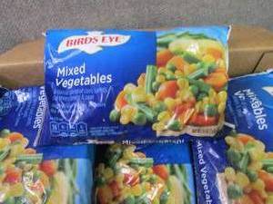 lot 265 image: DD 12- 16 oz FROZEN Birds Eye Mixe...