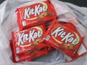 lot 411 image: 12- 1.5 oz KitKat Bars...