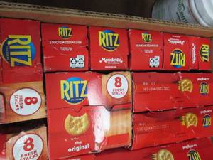 lot 414 image: Ritz Crackers...