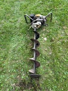 lot 27 image: Jiffy Ice Drill