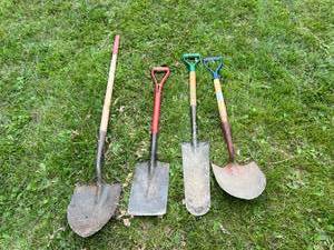 lot 30 image: Long Handle Tools