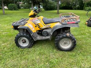 lot 40 image: 2004 Polaris 500 HO Sportsman 4x4 With Snow Plow & Winch