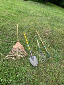lot 46 image: Long Handle Tools