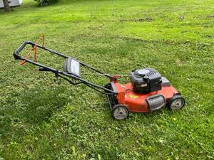 lot 54 image: Husqvarna 22 Cut 65022 ES Push Mower