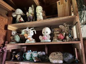 lot 71 image: 3 Shelves of Lawn Ornaments