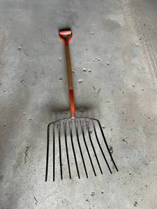 lot 78 image: 10 Tine Scoop Fork