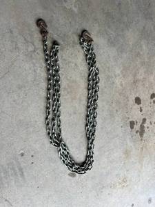 lot 81 image: Chain