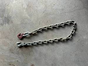 lot 82 image: Chain