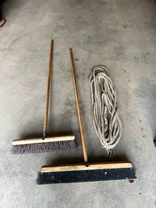 lot 86 image: Brooms & Rope