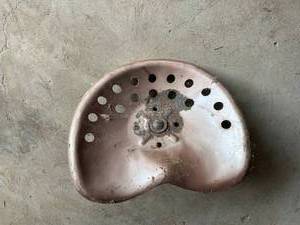 lot 90 image: Tractor Seat