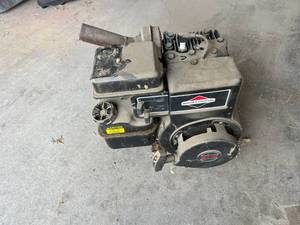 lot 107 image: Briggs & Stratton 5HP Motor