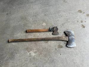 lot 122 image: 2 Sided Axe & Hatchet