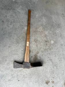 lot 124 image: Pick Axe