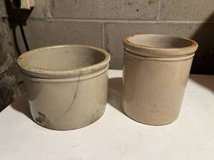 lot 147 image: Crocks