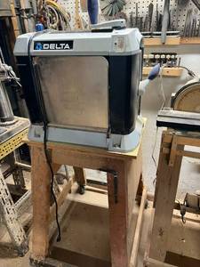 lot 174 image: Delta 13 2 Speed Finish Planer on Stand Model 22-580