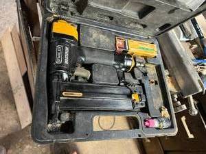 lot 209 image: Bostitch Air Nailer & Brads