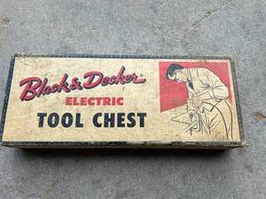 lot 252 image: Black & Decker Tool Chest Box & Contents