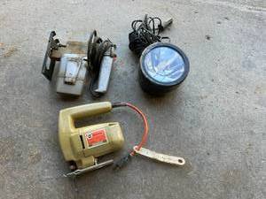 lot 260 image: Q Beam Light & Jigsaws