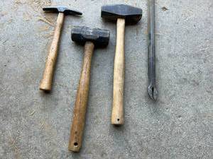 lot 278 image: Hammers & Pry Bar