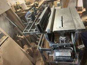 lot 283 image: Craftsman Table Saw on Stand With Extras