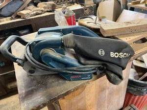 lot 294 image: Bosch 1276DVS 4x24 Belt Sander