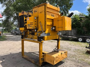 lot 4 image: Hi Vac 250 Portable Vacuum