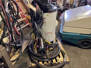 lot 10 image: Portable Sand Blaster 3.5 CUFT