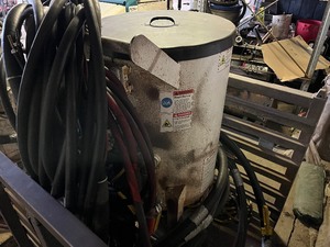 lot 11 image: Portable Sandblaster 6.5 CUFT