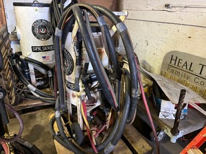 lot 12 image: Portable Sandblaster 3.5 CUFT