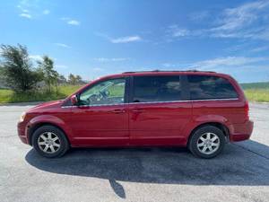 2008 Chrysler Town AND Country Touring