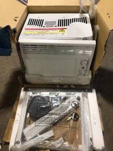 GE 5,000 BTU 115-Volt Window Air Conditioner for 150 sq. ft. Rooms in White Damaged Customer Returns See Pictures