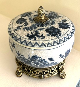 lot 137 image: Bombay Company Brass Accented Lidded Vessel