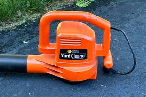 lot 151 image: Black & Decker 82410 Yard Cleaner