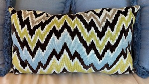 lot 172 image: Seven Sensational Accent Pillows