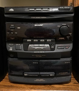 lot 192 image: Sharp CD-C3600 Mini Component Stereo System