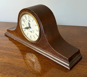 lot 137C image: Vintage Petite General Electric Mantle Clock