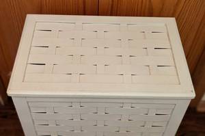 lot 136 image: White Woven Hamper
