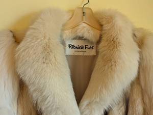 lot 124 image: Vintage Full Length Womens Fur Coat