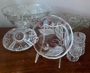 lot 118 image: Beautiful Glass Bowls, Platters, Decanter and More