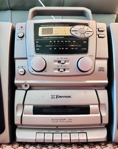 lot 205 image: Emerson Boom Box  Digital  3 Beam Laser Pickup Digital CD Player  Dynamic Bass Boost System (DBBS)