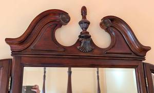 lot 9 image: Mahogany Mirrored Dresser by Kathy Ireland