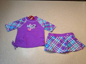 lot 416 image: New Gerry Two Piece Girls Swimsuit UPF 50 Hearts Butterflies Purple Pink Size 5 P