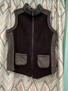 lot 426 image: Susan Graver Womens Zip Up Vest Black and Gray Size Medium P