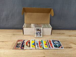 lot 52E image: Collection of MLB Baseball Cards M
