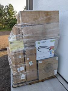 lot 22 image: WOW Amazon Mediums Return Pallet B